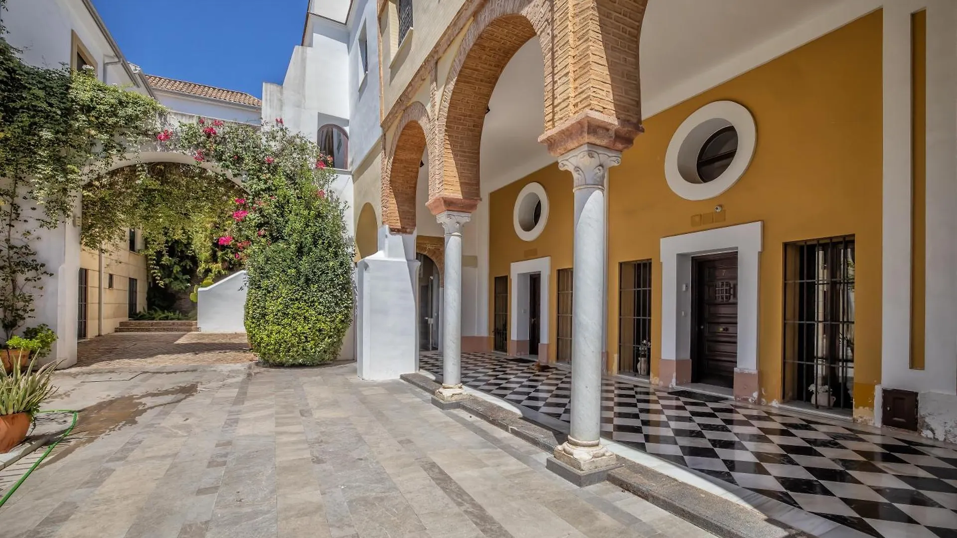 Santa Ana Free Parking Cordoba Center Apartment