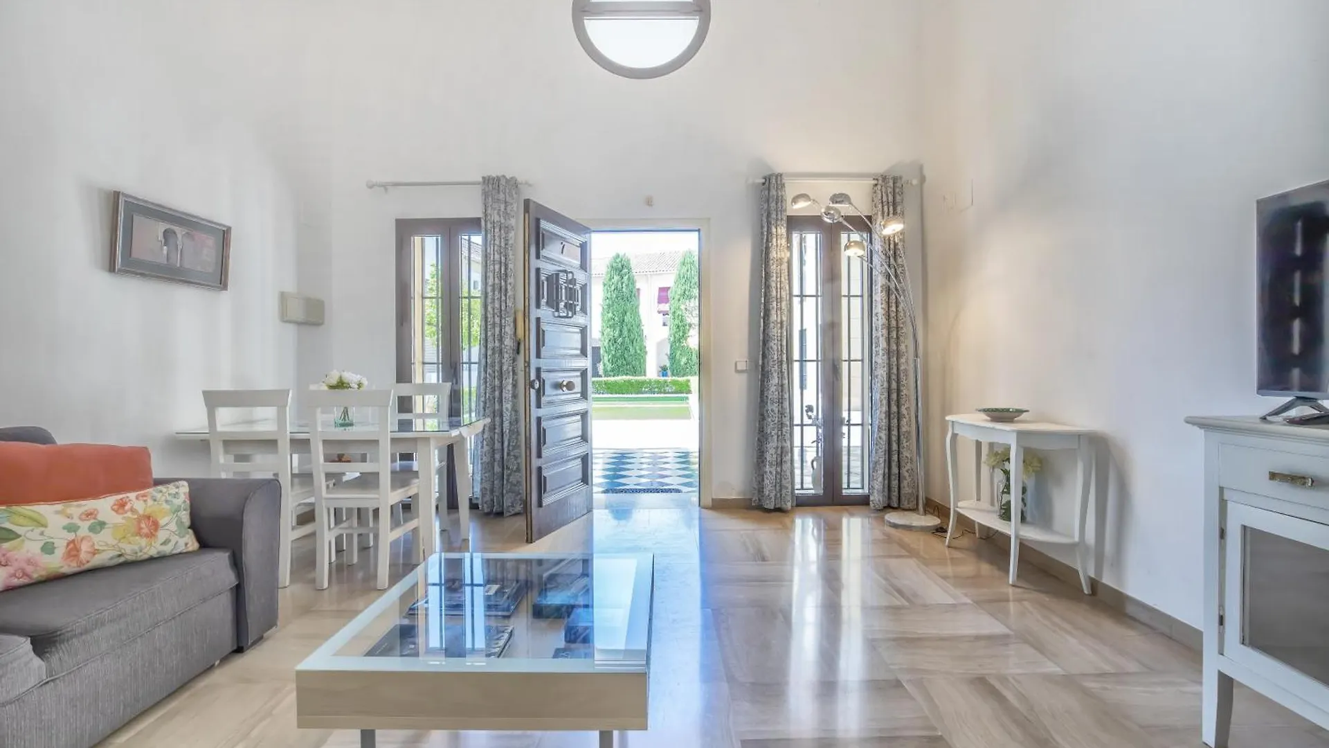 Santa Ana Free Parking Cordoba Center Apartment