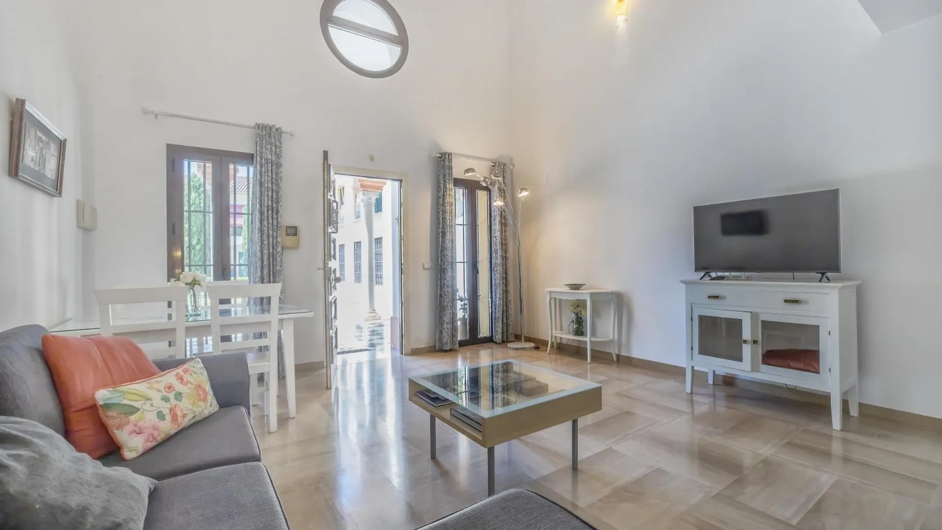 Santa Ana Free Parking Cordoba Center Apartment