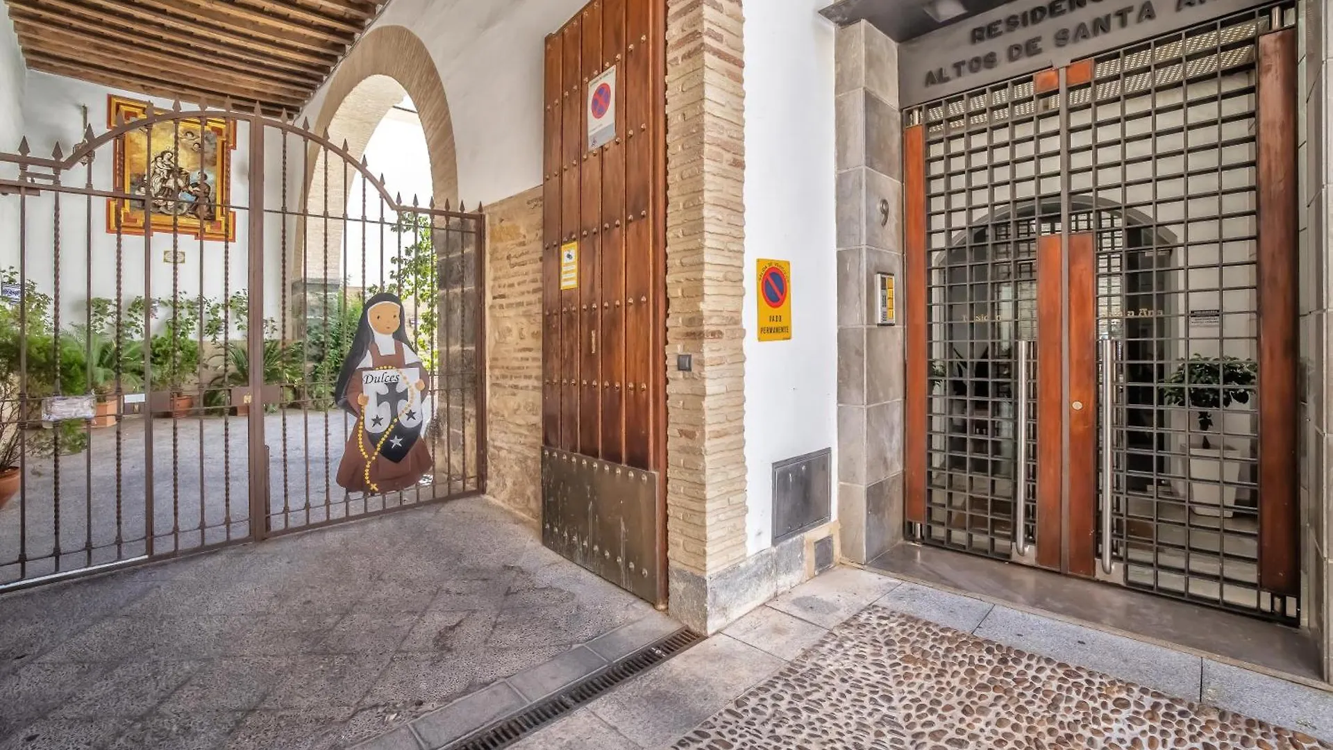 Santa Ana Free Parking Cordoba Center Apartman