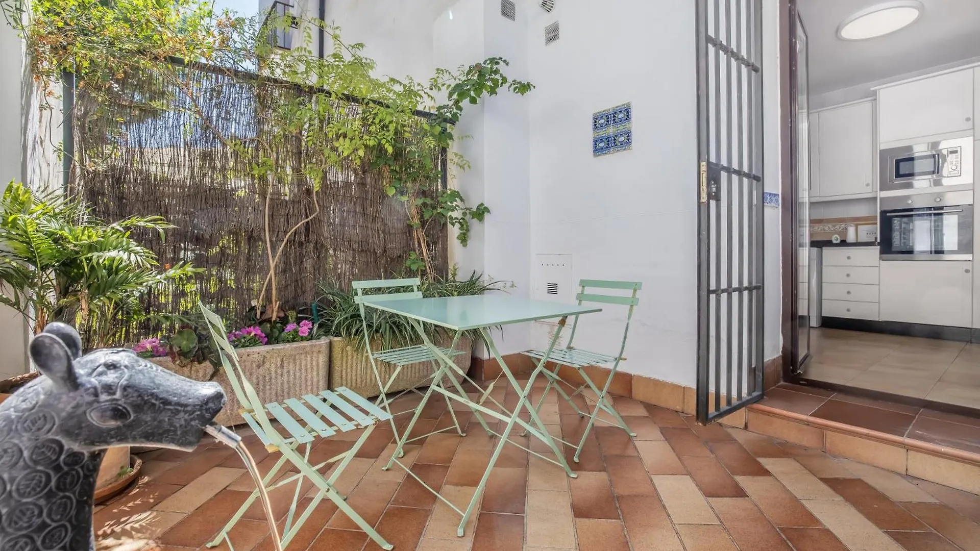 Santa Ana Free Parking Cordoba Center Apartman